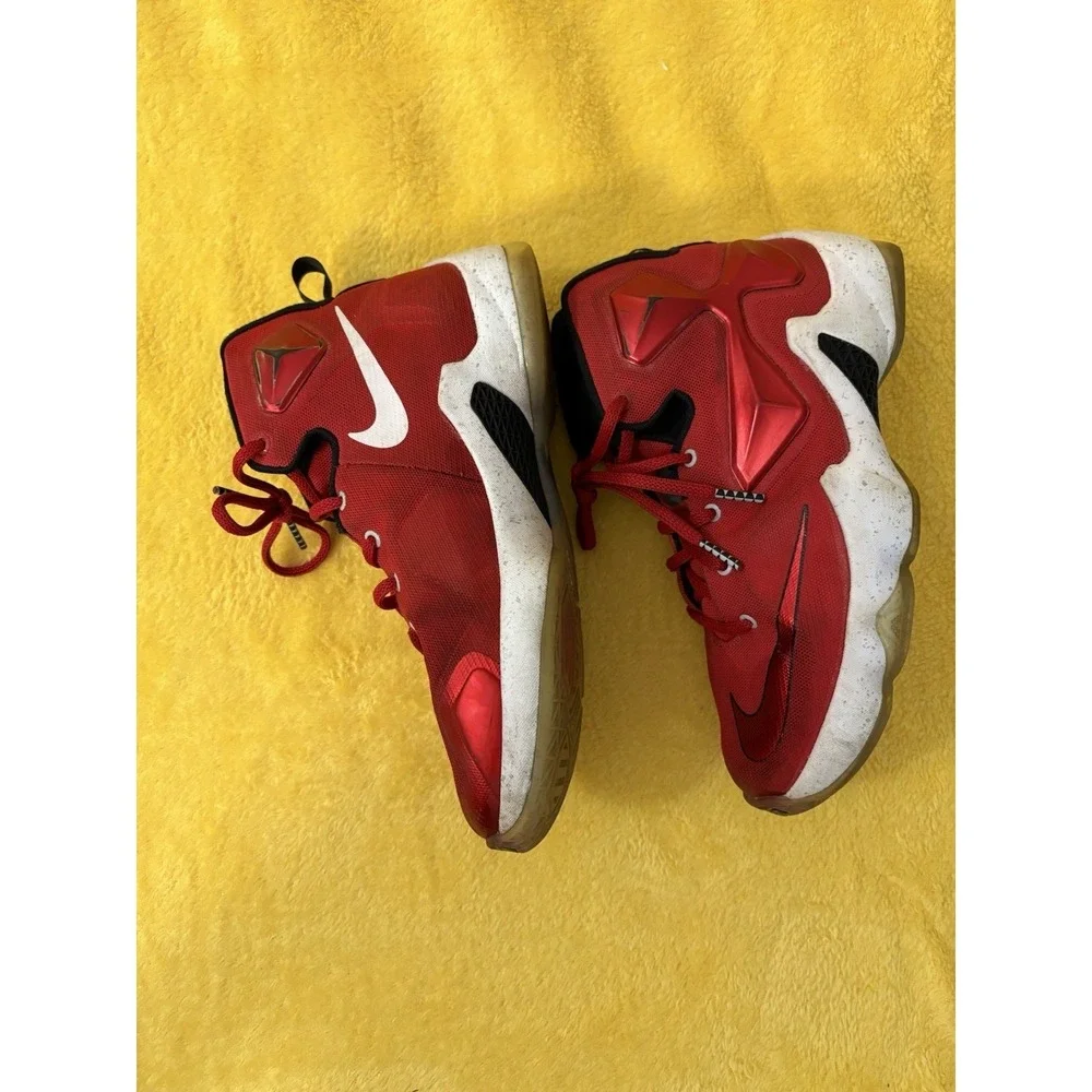 Nike LeBron Shoes Big Boys Red High Basketball Shoes On Court 808709-610 Size 5Y
